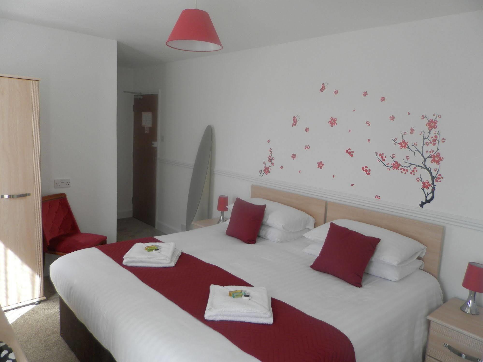 Wayside Cheer Hotel Castel Exterior foto